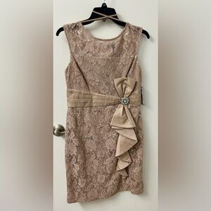 Jessica Howard Gold Sleeveless Sequin Lace Dress with Bow 10p